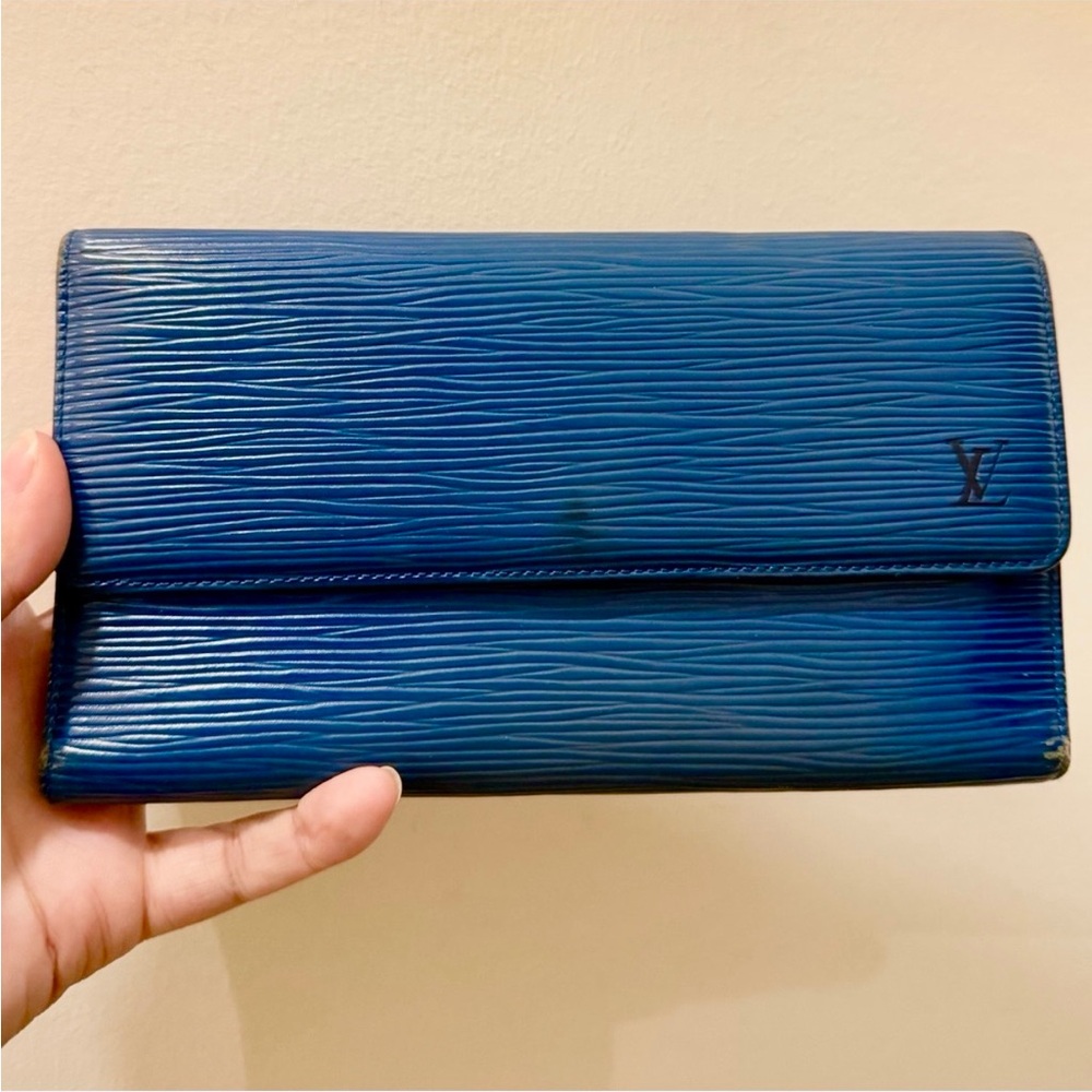 Louis Vuitton Blue Epi Leather Long TriFold Wallet/Clutch w Gold Snap Features
